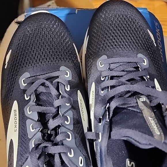 Brooks Women's Ghost 15 Navy Running Shoes NWT Size 12Wide in OG BOX - Picture 3 of 5